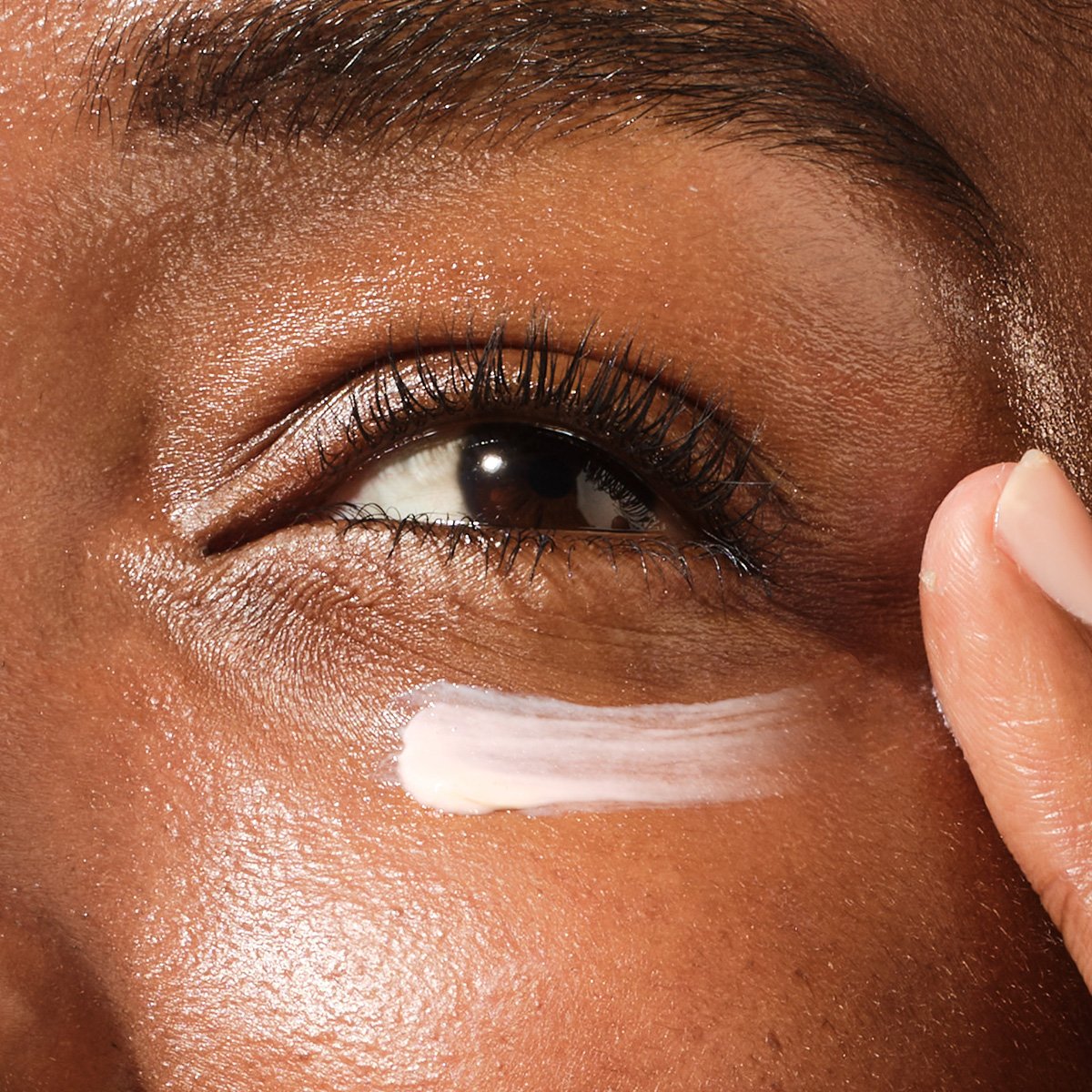 BrighteningEyeCream-pdp-HowtoUse-1200x1200_7e07e34a-412f-4970-942f-560a239ccd30.jpg