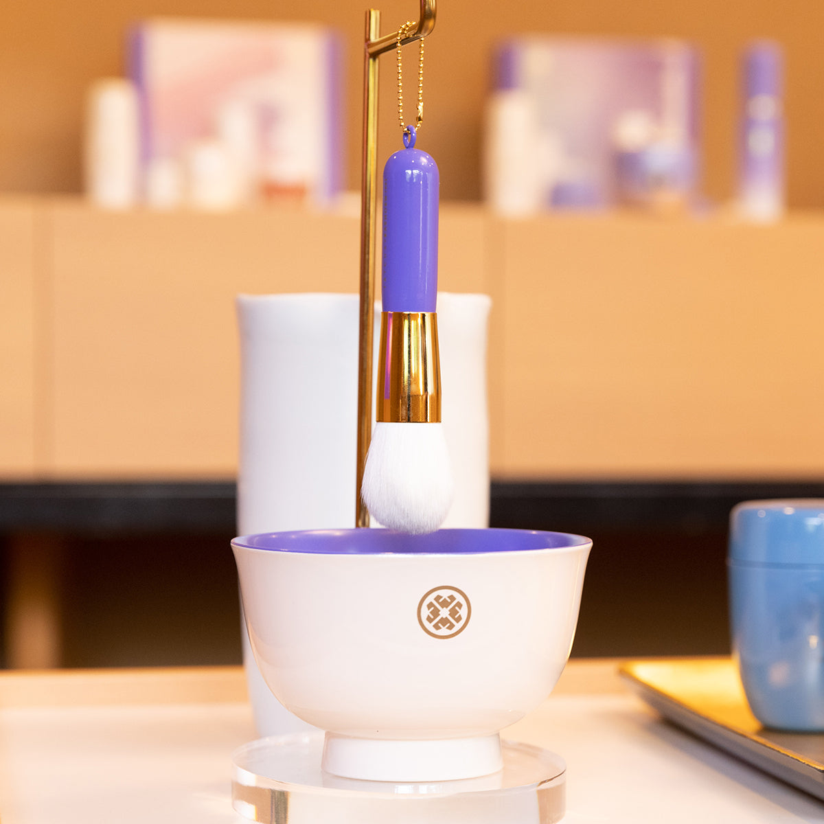 FacialCleansingBrush-pdp-FullSize-Lifestyle-1200x1200_0d724991-2383-49dd-a94d-6bc420a53c73.jpg