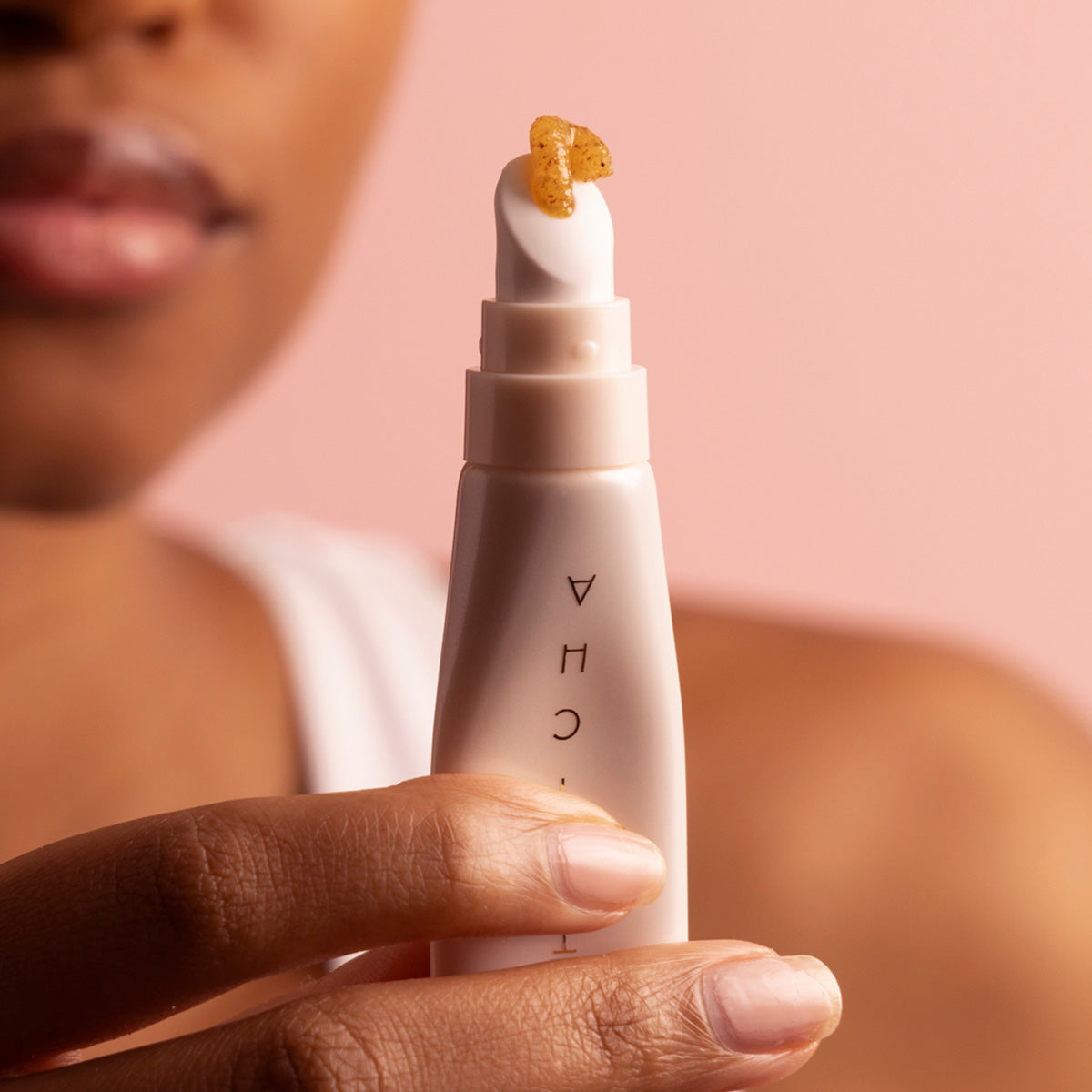 KissuLipScrub-pdp-Applicator-1200x1200_449c5451-9dbb-488d-9031-08dd3181400e.jpg