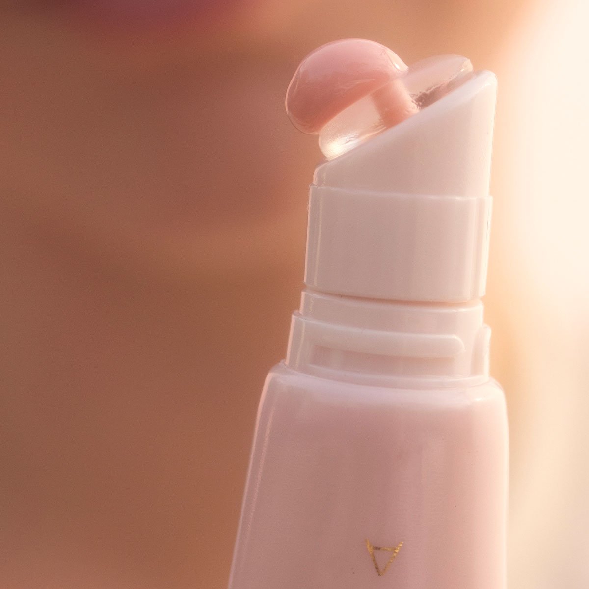 KissuLipTreatment-pdp-Applicator-1200x1200_209be2c5-1c82-4af9-aa8c-d4aeed8e5785.jpg