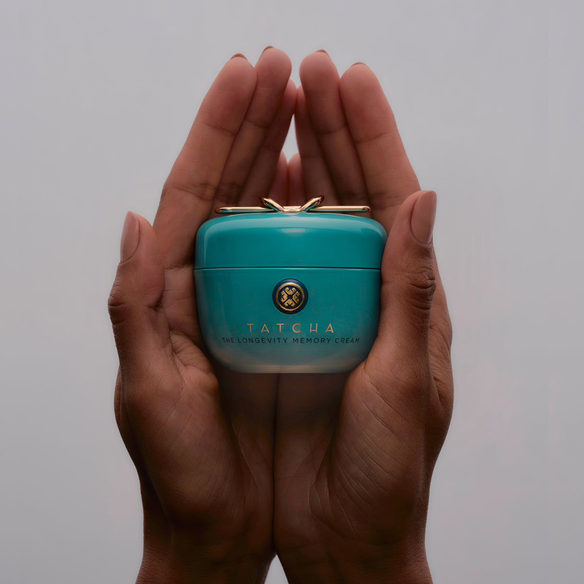 LongevityMemoryCream-Aug26-Ppage-HandHold_88e0c82f-7a7a-48f0-854f-3b15d14ccdf4.jpg