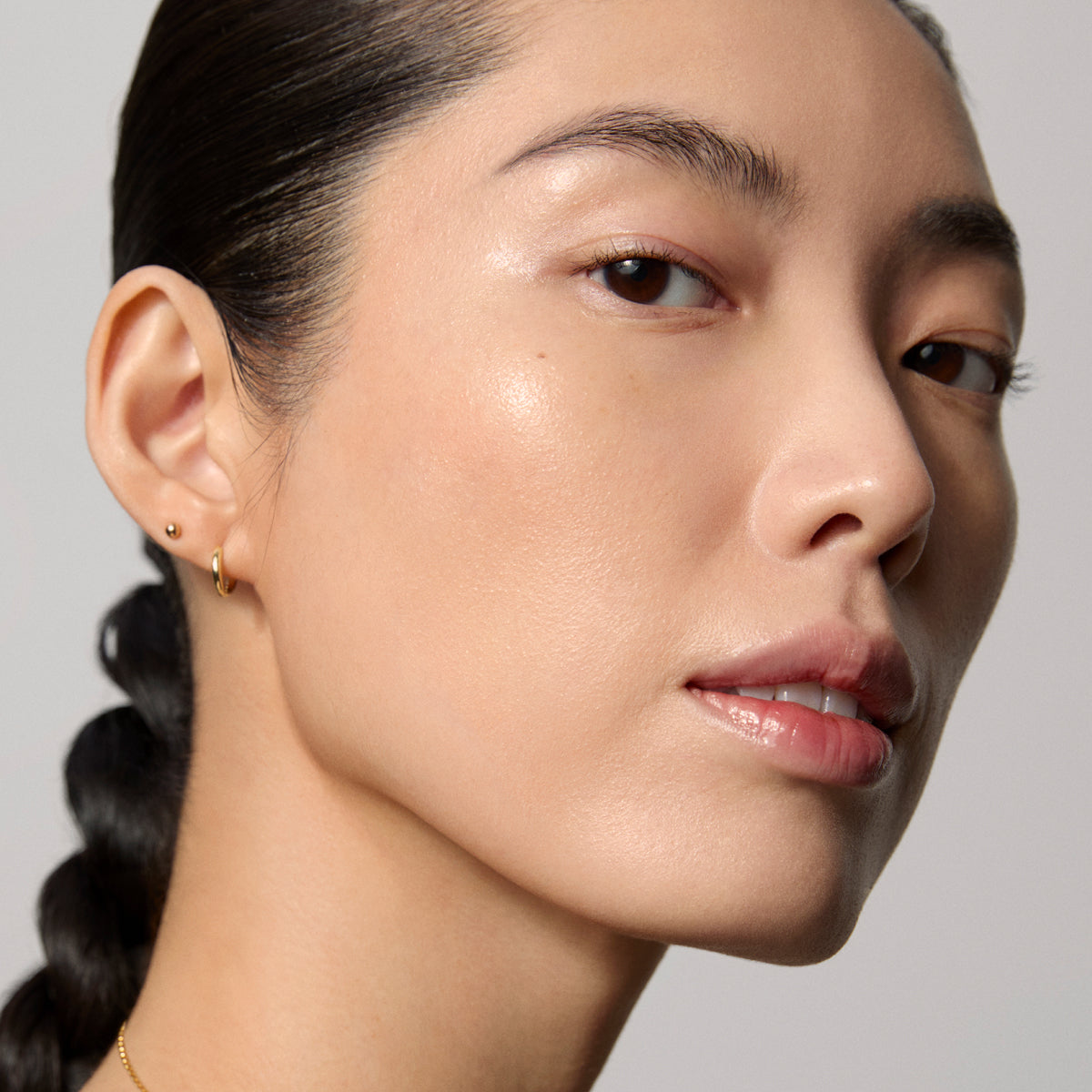 LongevityMemoryCream-Aug26-Ppage-ModelSkinFinish_5535f24d-4328-4746-b693-9cec6f33e864.jpg