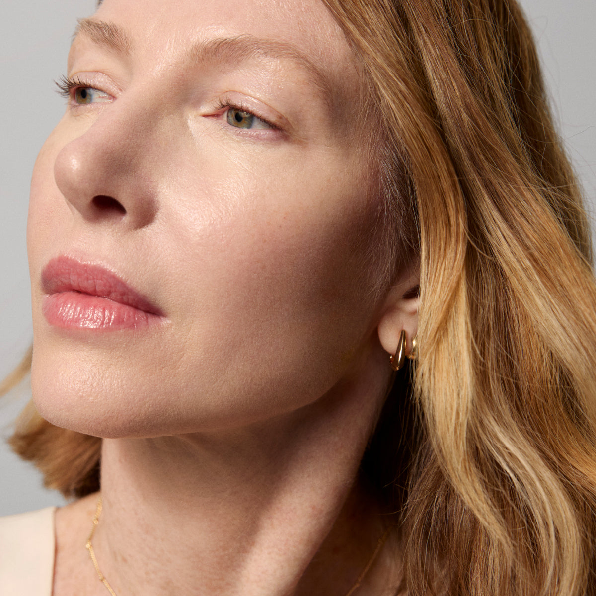 SilkCream-Aug26-Ppage-ModelSkinFinish_9ea2128a-b3d3-4e96-9628-c6628663098e.jpg
