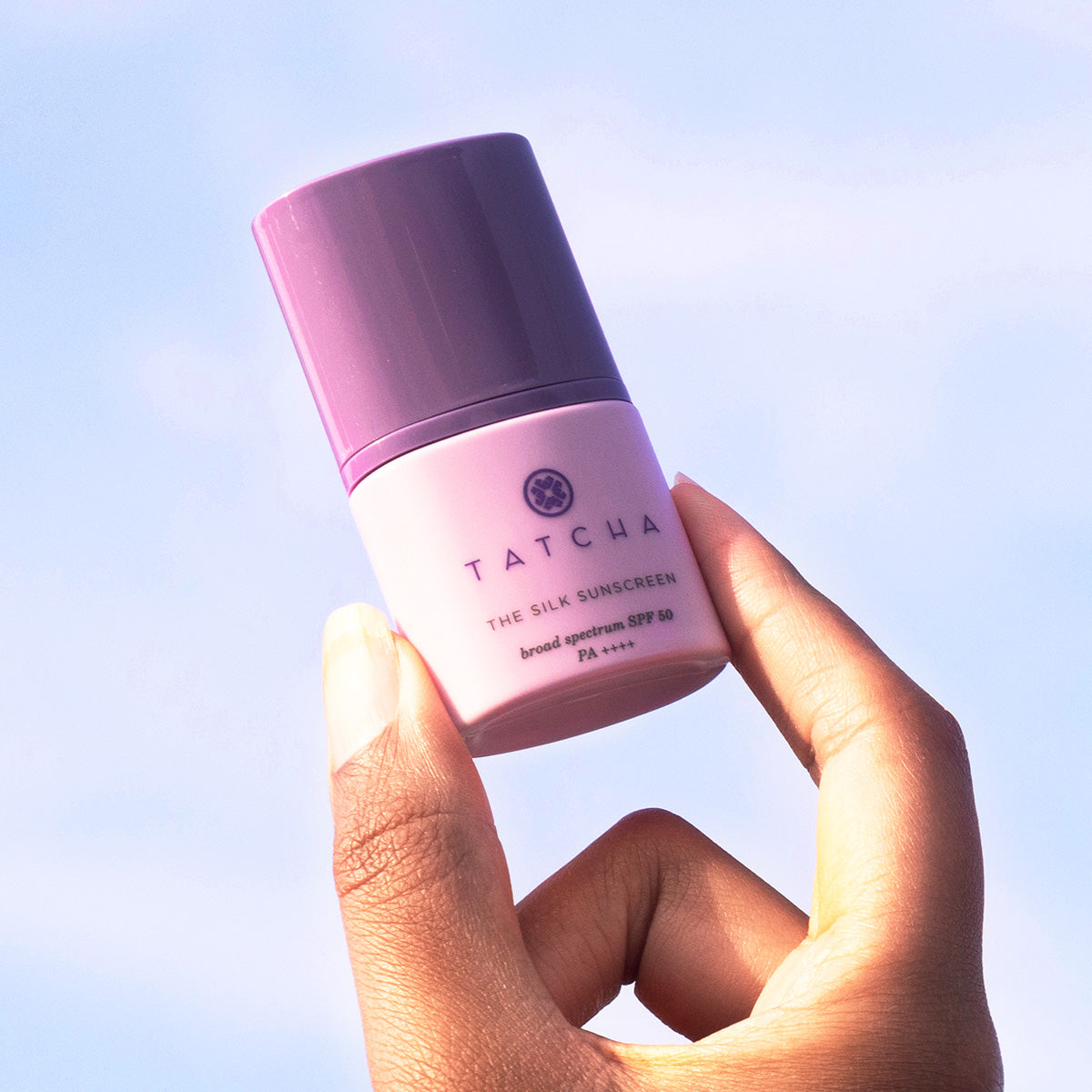 SilkSunscreen-pdp-mini-Model-Hand-1200x1200_8d1856bf-a49d-4e19-b209-aaac6da5087f.jpg